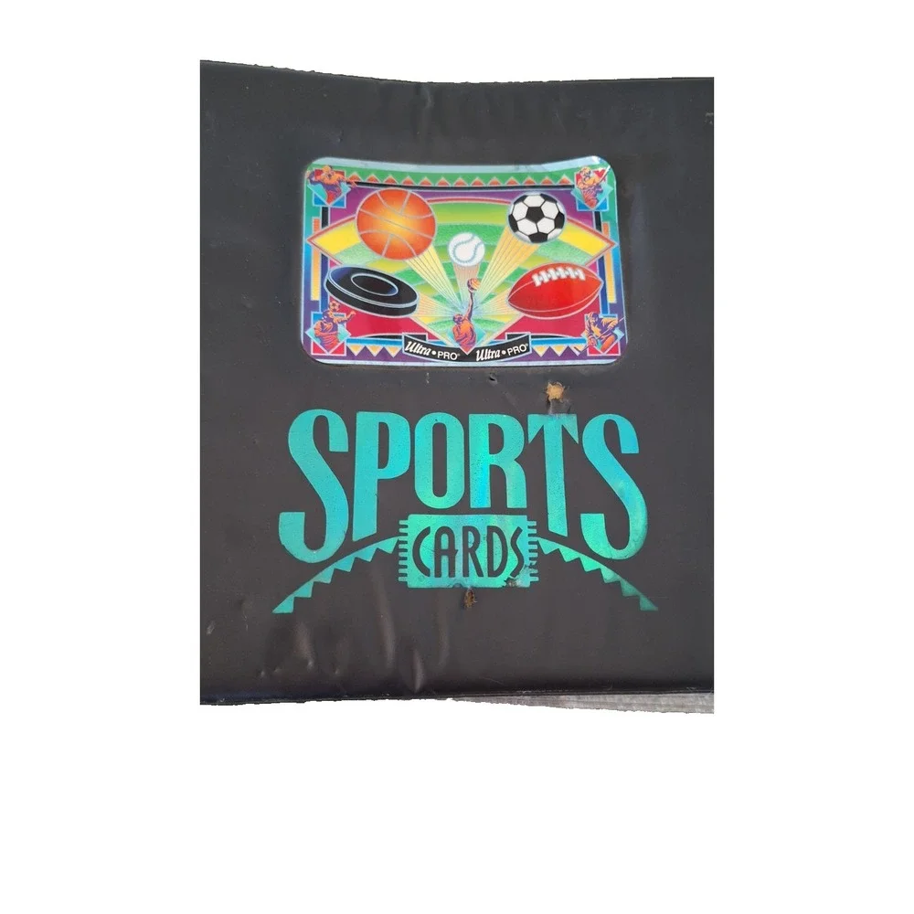 Trading‎ card book with football cards inside 118 cards